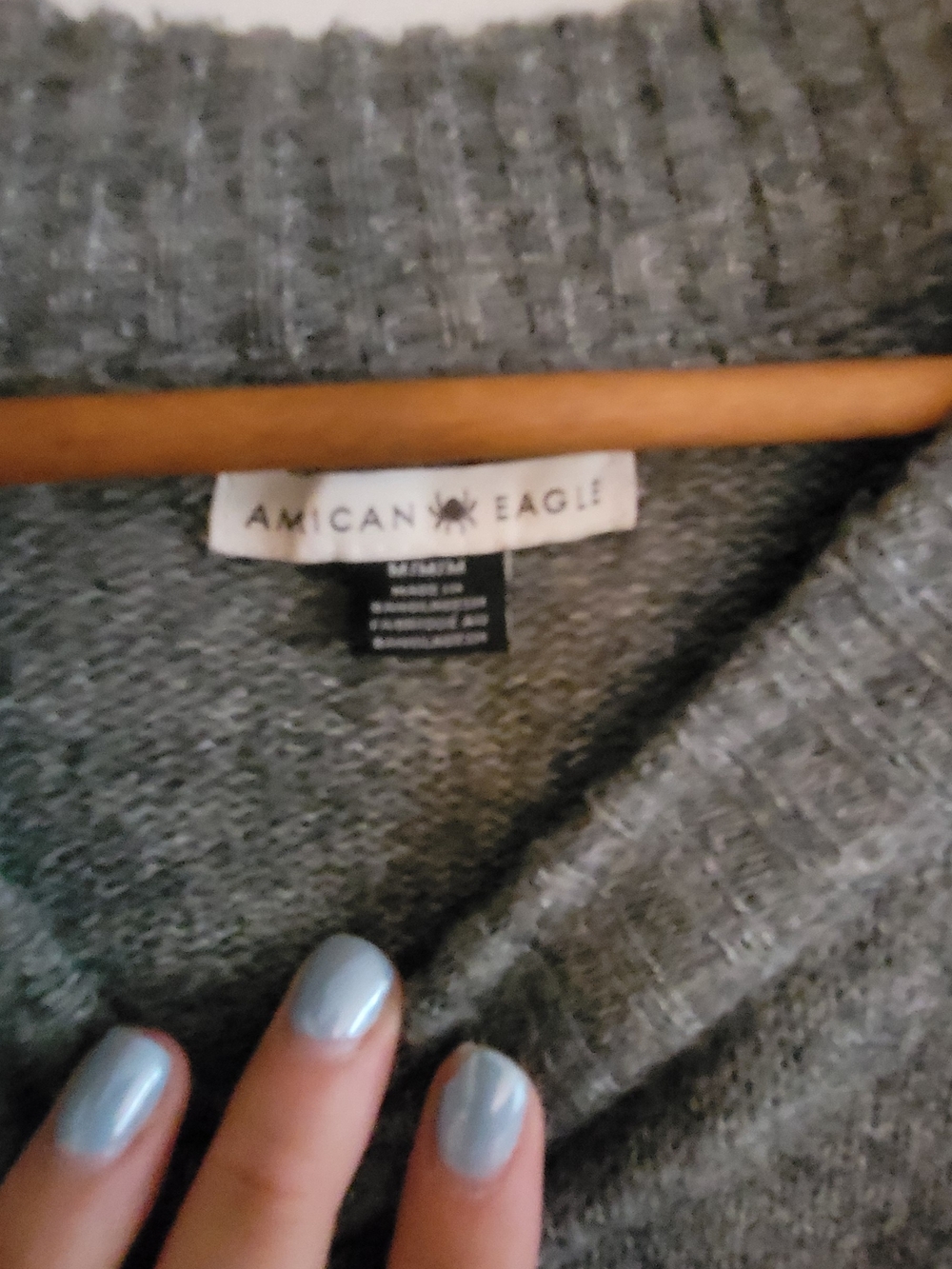 American Eagle Outfitters Gray Knit V-Neck Sweater - Picture 2 of 3